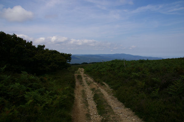 Le chemin vers le Roc du Couillou