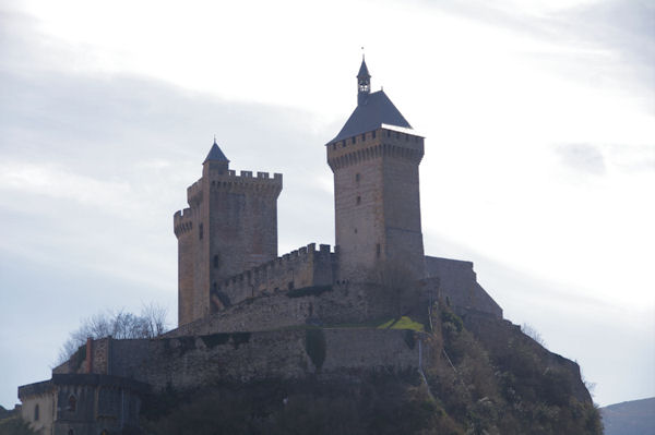 Le Chteau de Foix depuis la rue St Sauveur