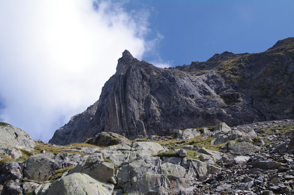 Un bel anticlinal au dessus du Vallon des Estagnous