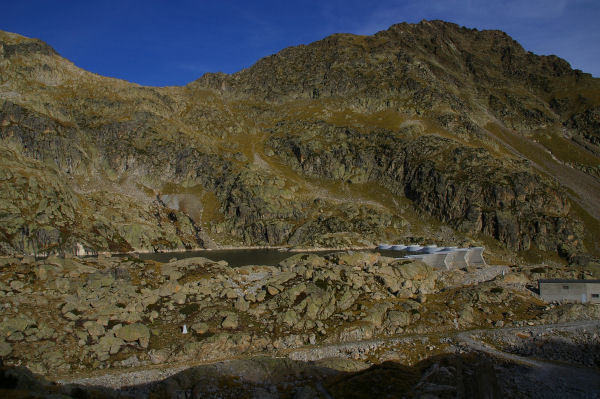 Le lac et le barrage de Migouelou