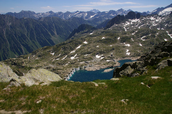 Le Lac de Migouelou apparat sous le Col d_Hospitalet